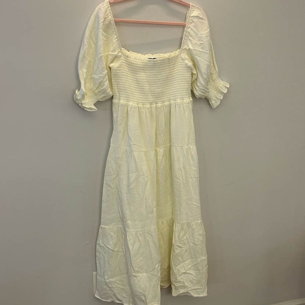 Perfect for summer! NWT Caara sundress in pale yellow gingham. Size XL